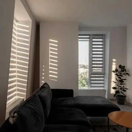Flatkeepers - Club House Apartment *